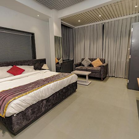 Hotel Mountain View Nashik Buitenkant foto
